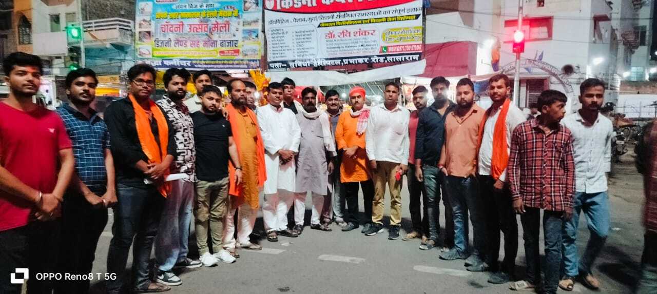 आतंकवाद के खिलाफ निकाला आक्रोश मार्च, जलाया पाकिस्तानी झंडा