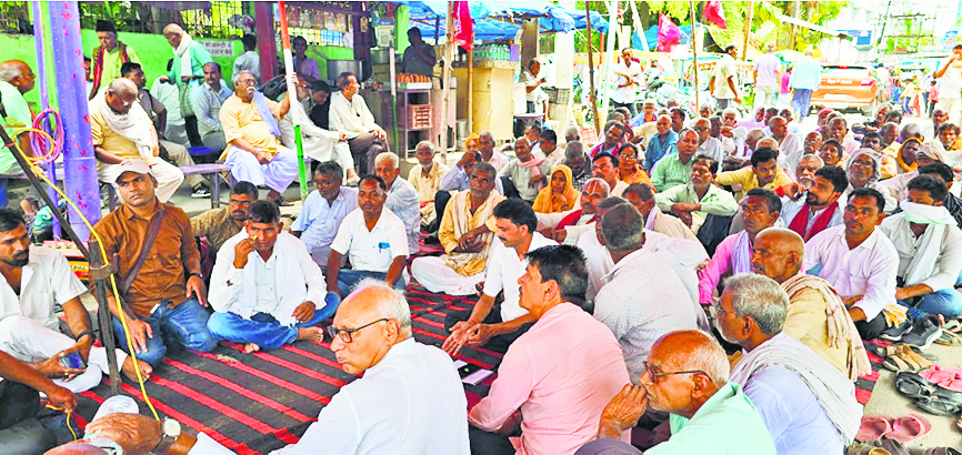 कई मांगों के साथ बिहार किसान सभा का समाहरणालय पर धरना-प्रदर्शन