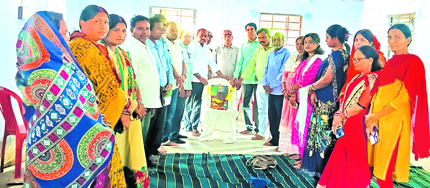 seraikela kharsawan news: भाषा-साहित्य व संस्कृति के उत्थान के लिए आजीवन समर्पित रहे मधु बाबू : सुमंत मोहंती