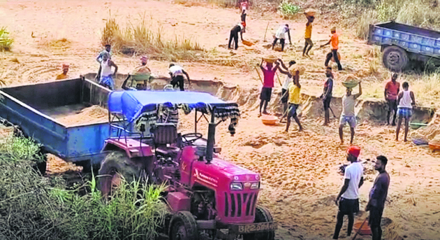 Jehanabad : जिले में नहीं थम रहा बालू का अवैध खनन