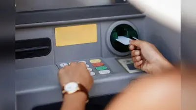 सावधान! बदल लें एटीएम से पैसे निकालने की आदत, 1 मई से बढ़ने वाला है चार्ज