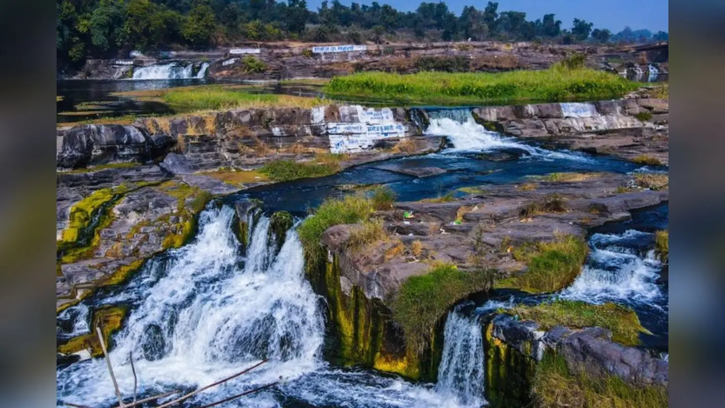 भटिंडा फॉल में पर्यटकों की सुरक्षा होगी मजबूत, बचाव कार्य के लिए स्थानीय गोताखोरों को मिलेंगी 12 लाइफ जैकेट