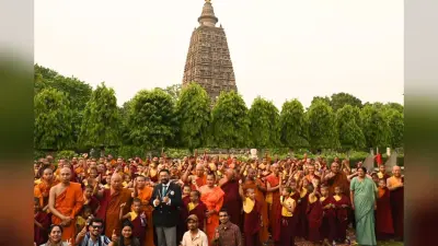 बिहार के बोधगया में गिनीज वर्ल्ड रिकॉर्ड, महाबोधि मंदिर में सिंगिंग बाउल समूह ने रचा इतिहास