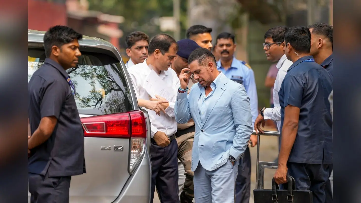 Robert Vadra ED Interrogate: रॉबर्ट वाड्रा पर ED का शिकंजा, गुरुग्राम जमीन मामले में साढ़े 5 घंटे हुई पूछताछ