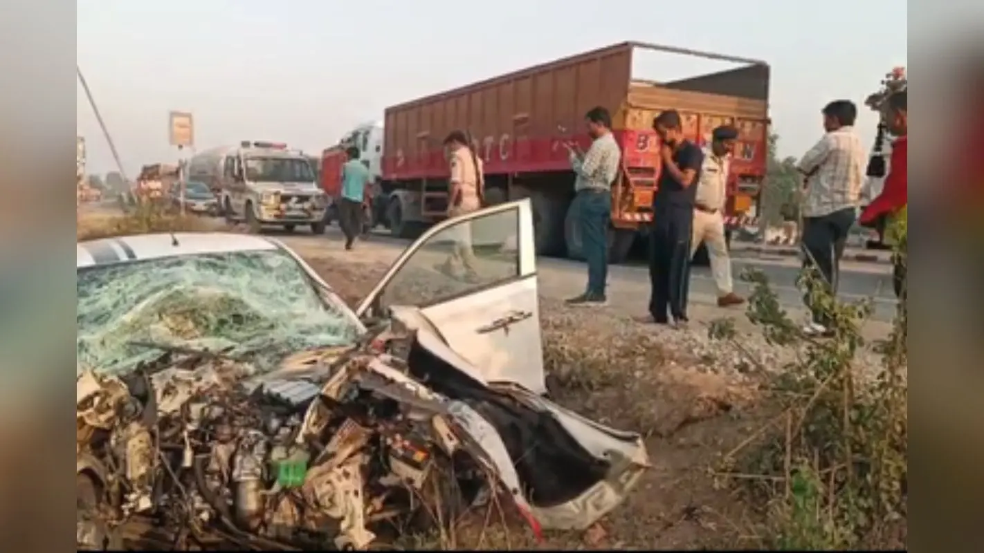 Bihar : रामनवमी के दिन बक्सर में हाहाकार, दाह संस्कार के लिए जा रहे लोगों की कार खड़े ट्रक से टकराई, चार की मौत