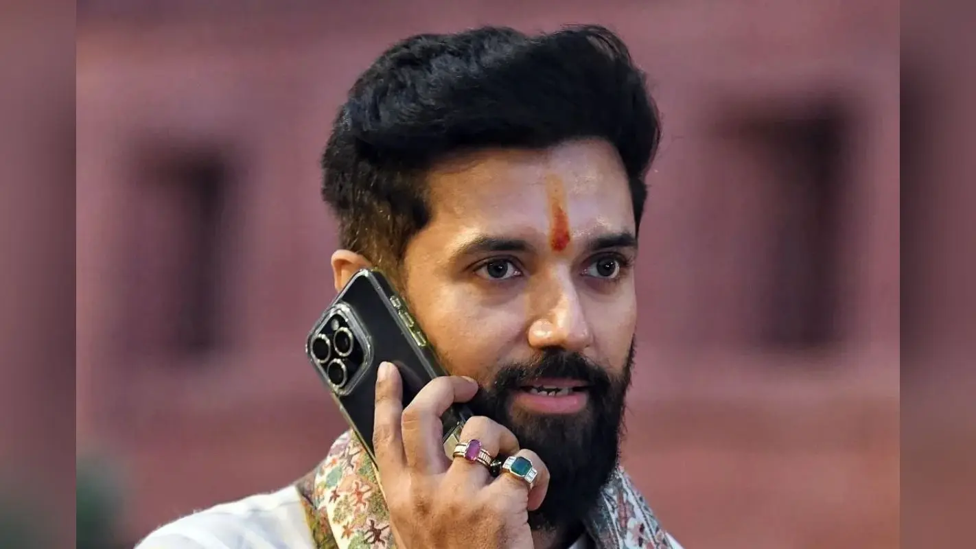 “कतई बर्दाश्त नहीं करूंगा!” चिराग पासवान ने प्रॉपर्टी विवाद पर चाचा पशुपति पारस को सुनाई खरी खोटी