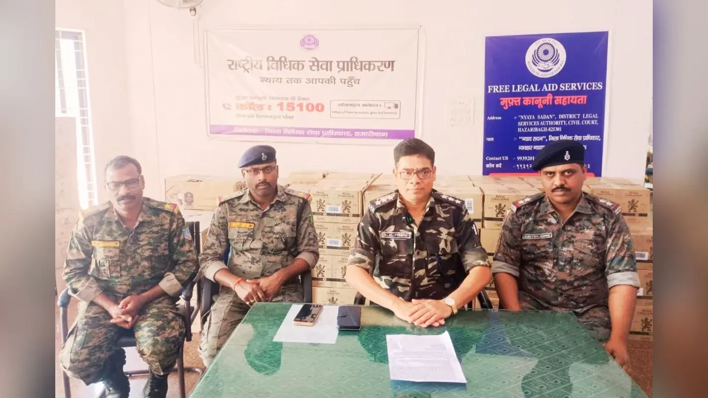140 पेटी नकली शराब के साथ 4 गिरफ्तार, रामगढ़ से हजारीबाग जा रहा था सफेद पिकअप