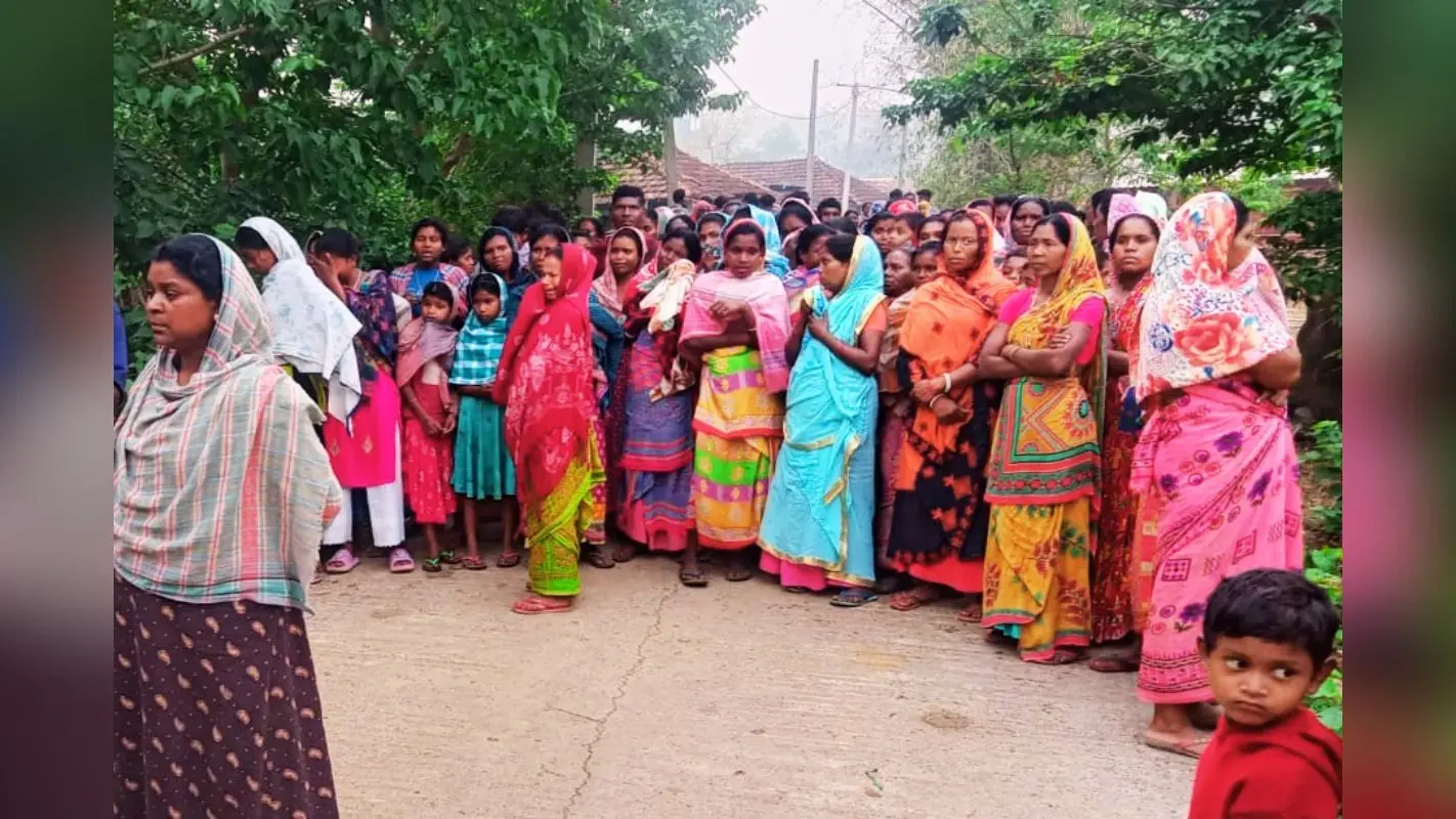 Dumka Double Murder: दुमका के गोपीकांदर में दंपती की चाकू घोंपकर हत्या, जांच के लिए पहुंचे डीएसपी