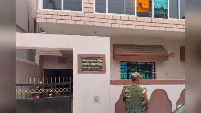 रांची, जमशेदपुर समेत 17 ठिकानों पर ED की रेड, पूर्व स्वास्थ्य मंत्री बन्ना गुप्ता के PS के आवास से मिले कैश