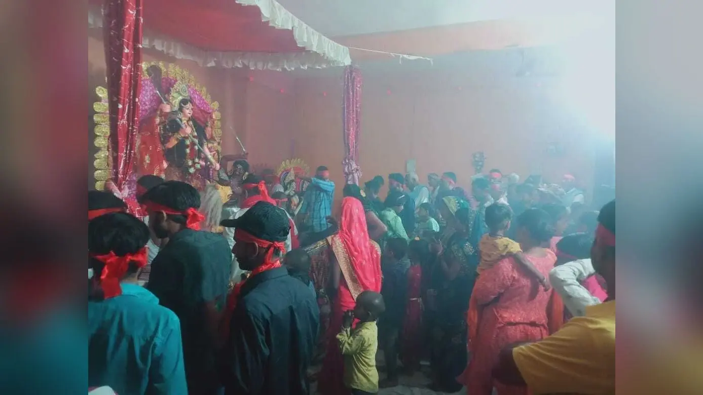 नम आंखों से मां वसंती को दी गयी विदायी