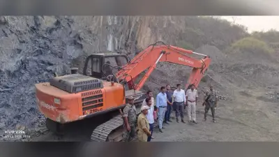 East Singhbhum News : सिसदा गांव में चल रहा था अवैध पत्थर खनन, विभाग ने जब्त किया वाहन