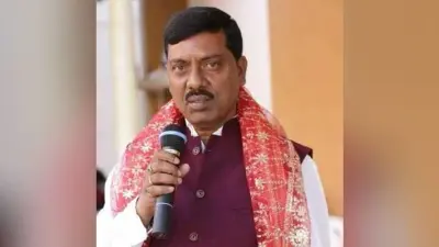 समिति गठित करने को लेकर आयुक्त से मिले विधायक