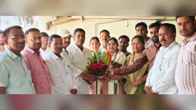 सफल अभ्यर्थी आस्था शरण से मिला मुखिया संघ का प्रतिनिधिमंडल