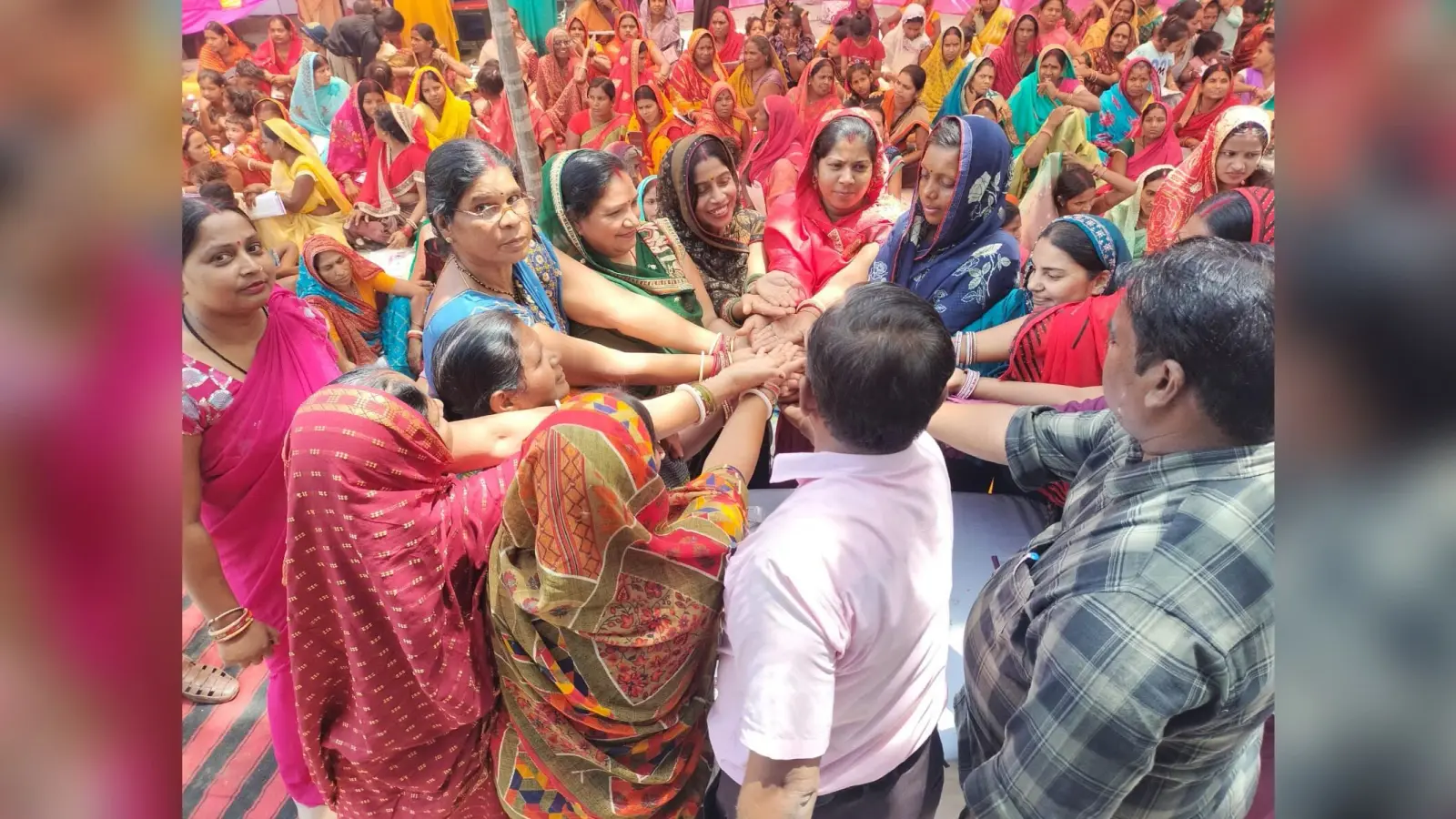 आधी आबादी का मंच बना महिला संवाद, महिलाओं को किया जा रहा है जागरुक