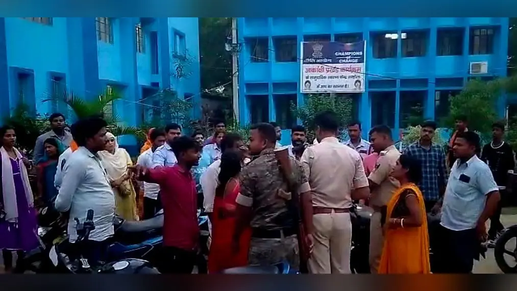 Bhagalpur news दो बाइक की टक्कर में बच्चा सहित चार जख्मी