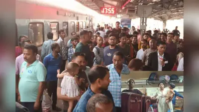Indian Railways: रांची-दुमका इंटरसिटी एक्सप्रेस में AC खराब, बिगड़ी तबीयत, गोमो स्टेशन पर जमकर हंगामा