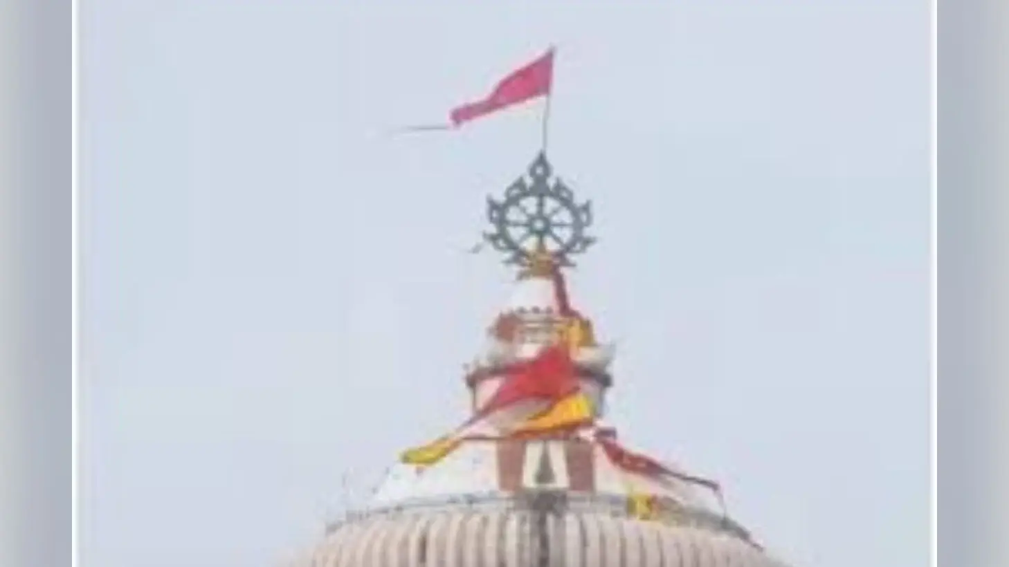 Video: जगन्नाथ मंदिर का ध्वज ले उड़ा गरुड़, क्यों होने लगी अनहोनी की चर्चा?