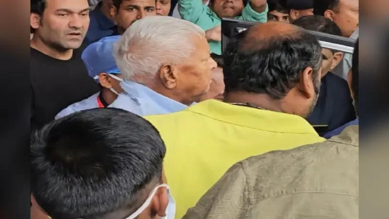 Video: लालू प्रसाद की तबीयत बिगड़ी, दिल्ली रवाना