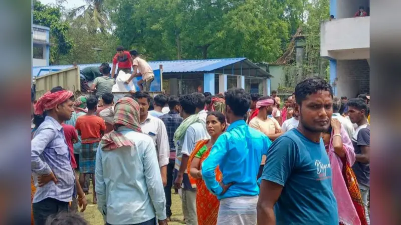 Murshidabad Violence: ‘बंगाल के भीतर ही तो कर रहे पलायन,’ मुर्शिदाबाद के पीड़ितों पर ममता के मंत्री का चौंकाने वाला बयान
