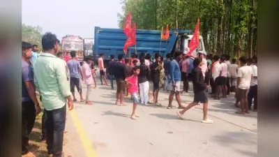 झारखंड में मंदिर के पास प्रतिबंधित सामान मिलने से हंगामा, 3 घंटे एनएच जाम, बाजार बंद