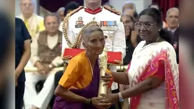 Padma Awards 2025: राष्ट्रपति द्रौपदी मुर्मू ने 71 हस्तियों को किया पद्म पुरस्कारों से सम्मानित, 96 साल की कठपुतली कलाकार को पद्मश्री