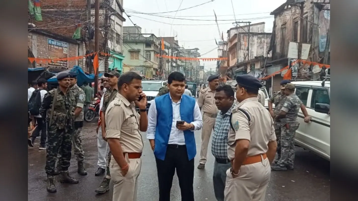 Murshidabad Violence: मुर्शिदाबाद हिंसा के बाद झारखंड के इस जिले में निषेधाज्ञा, अफवाह फैलायी तो होगा एक्शन