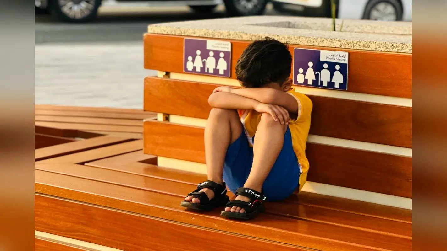 Parenting Tips: कहीं आपका बच्चा बाहर से खुश और अंदर से तो नहीं है दुखी? जानें पता लगाने का सबसे आसान तरीका