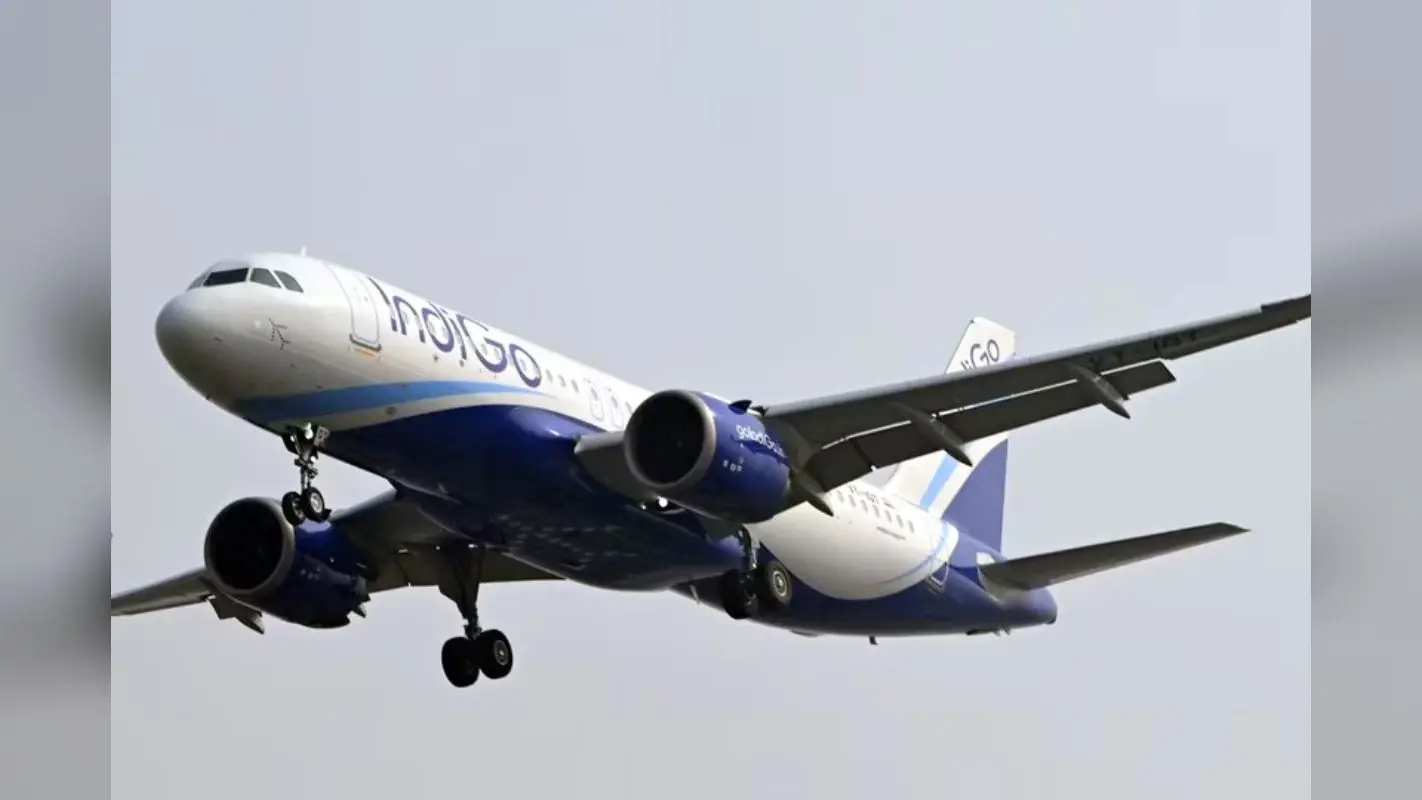 Patna Airport: पटना में खराब मौसम के कारण हवा में चक्कर काटते रहे दो विमान, सैकड़ों यात्रियों की अटकी रही जान