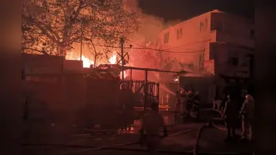पटना में भीषण आग से 1 करोड़ की संपत्ति जलकर राख! 40 लोगों को किया गया रेस्क्यू, दमकल की 30 गाड़ियां पहुंची