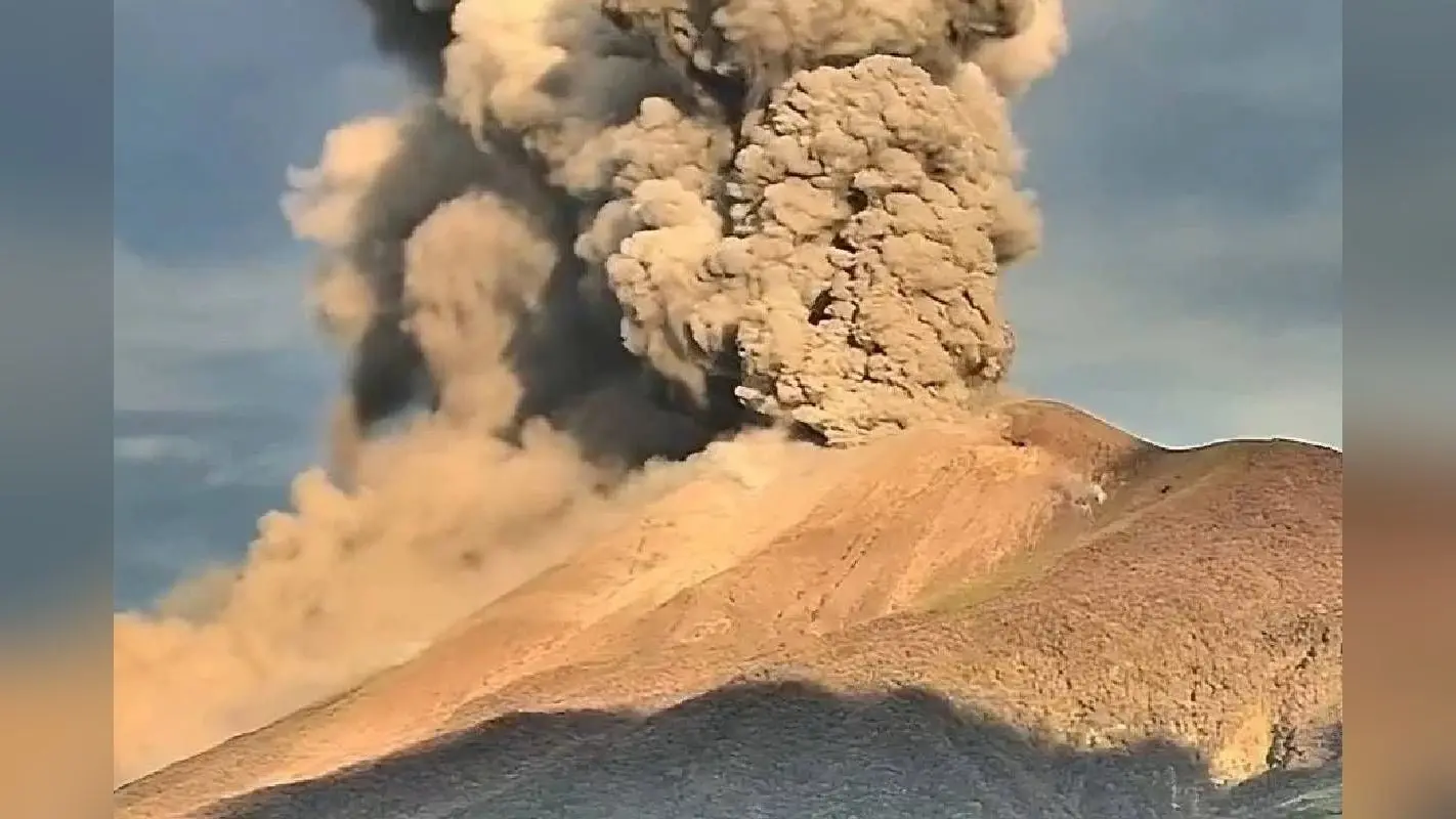 Volcano Video : ज्वालामुखी फटने का वीडियो देखकर डर जाएंगे आप