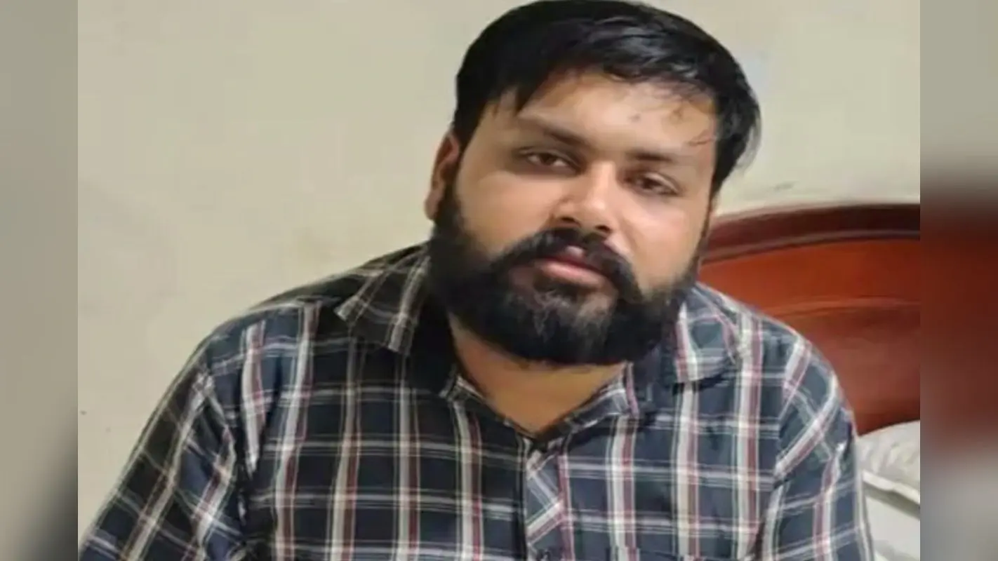 20 लाख में दे रहा था कांग्रेस का अध्यक्ष पद, राहुल गांधी का PA बताने वाला पटना में गिरफ्तार