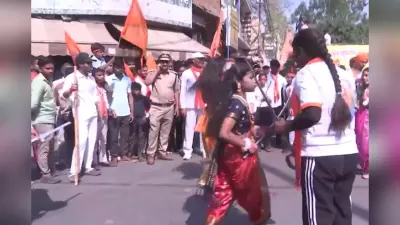 Ram Navami In Sambhal: हाथों में तलवार…जुबां पर श्रीराम के नारे; यूपी के संभल में पहली बार निकाली गई शोभायात्रा