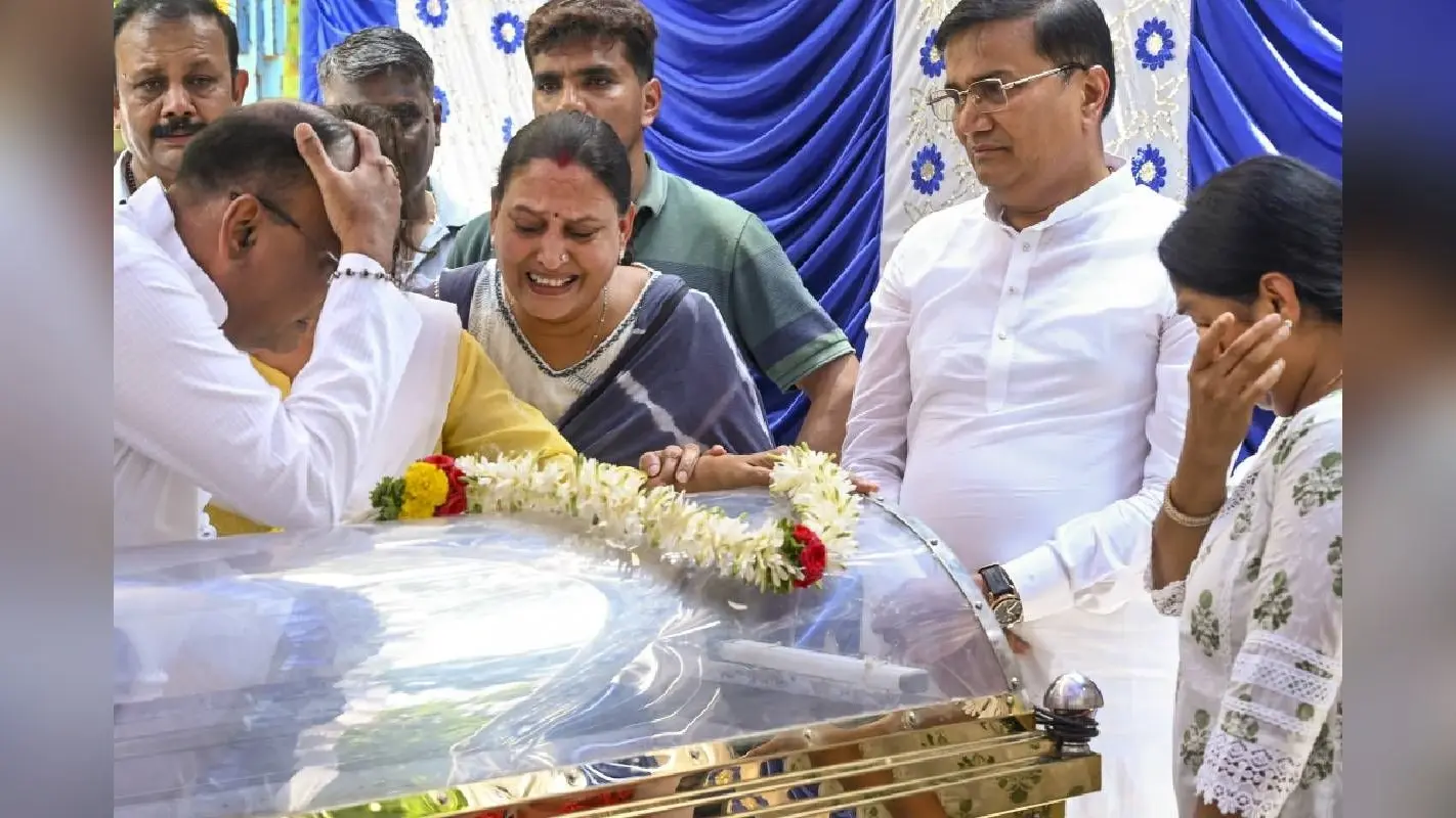 DGP Murder : पत्नी ने चेहरे पर मिर्च पाउडर फेंका, पूर्व डीजीपी छटपटाने लगे, इसके बाद घोंप दिया चाकू