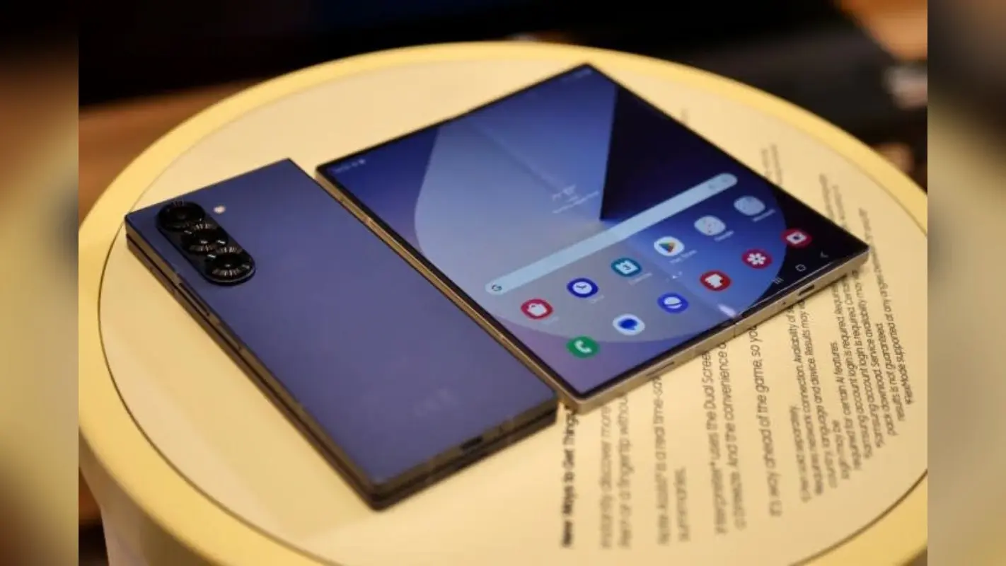 Samsung Galaxy Z Fold 6 पर अब तक का सबसे बड़ा प्राइस कट, मात्र इतने रुपये में मिल रहा घर लाने का मौका