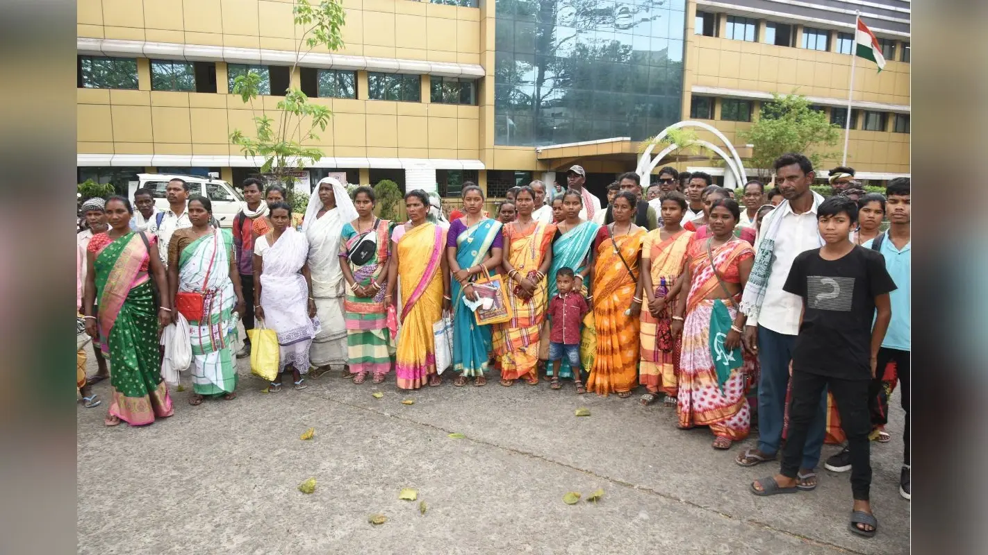 Santhal Social Boycott: झारखंड में माझी बाबा का तुगलकी फरमान, 12 गांवों के 118 संताल परिवारों का सामाजिक बहिष्कार