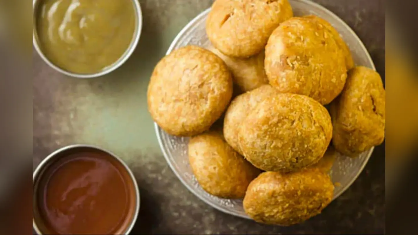 Stuffed Besan Kachori Recipe: बेसन की चटपटी कचौरी, स्वाद ऐसा कि हर कोई पूछे रेसिपी