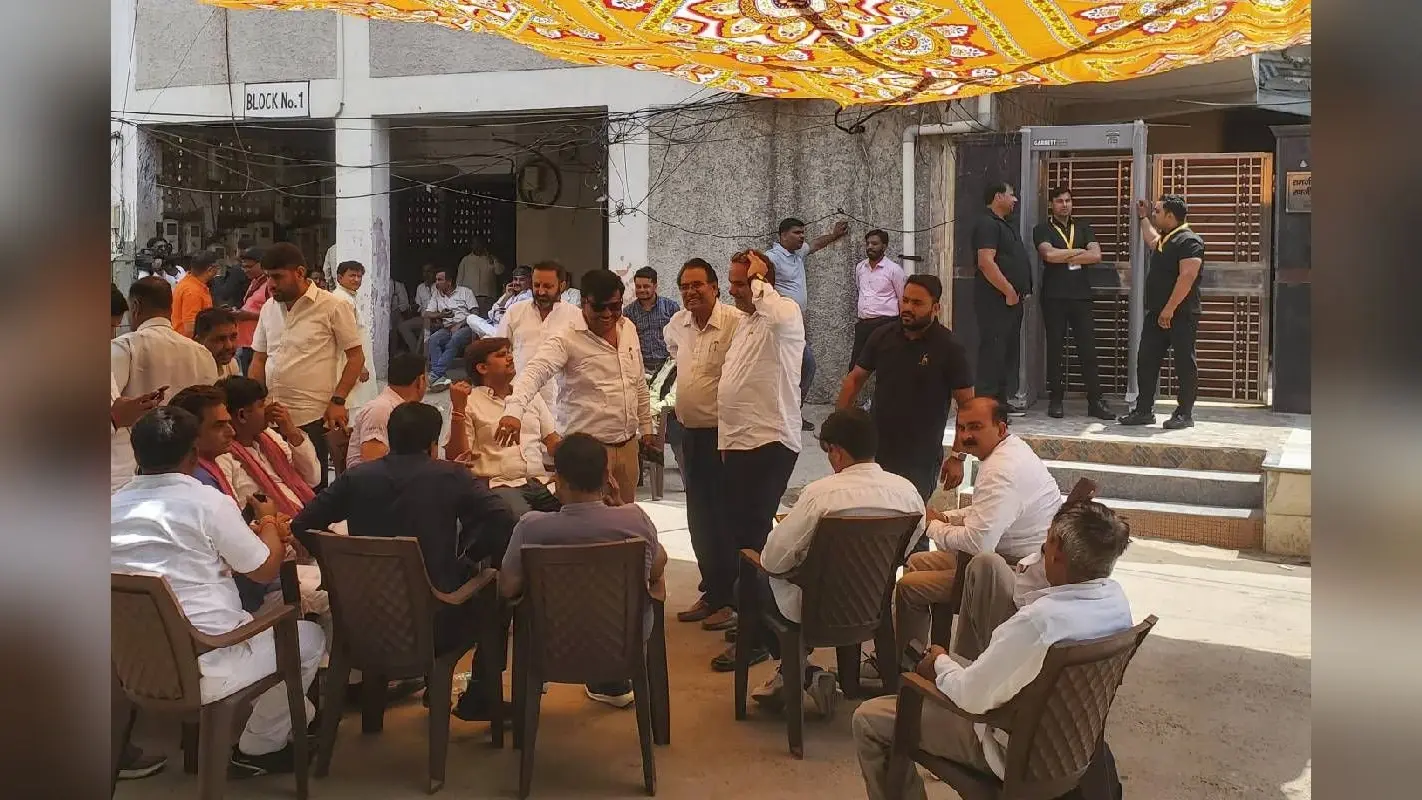 Karni Sena Protest : सुबह 8 बजे से शाम 6 बजे तक सपा सांसद रामजी लाल सुमन रहे डर के साए में
