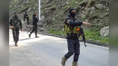 Udhampur Encounter: जम्मू-कश्मीर के उधमपुर में आतंकवादियों के साथ मुठभेड़, एक जवान शहीद