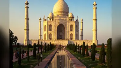 काश, आज शाहजहां जिंदा होते! कभी ‘ताज’ को तो कभी उसकी कमाई को निहारते