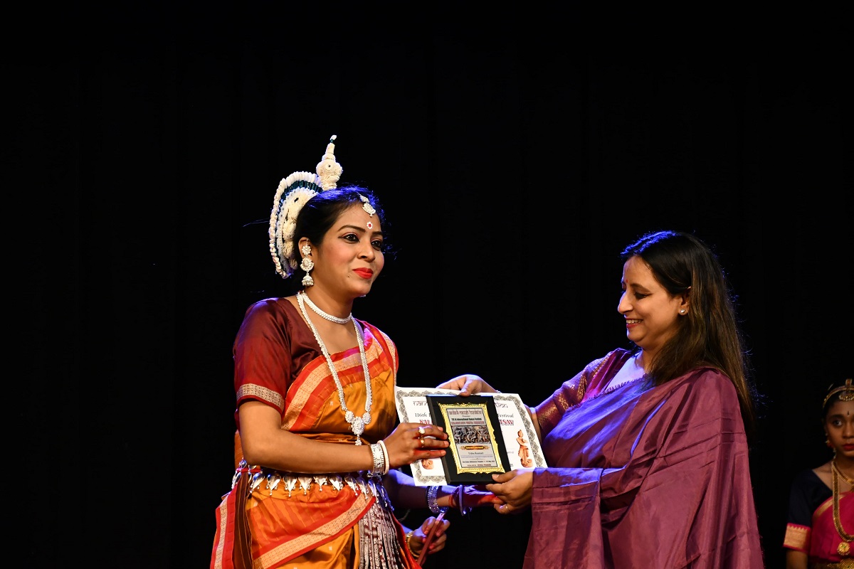 बेंगलुरु में चमकीं झारखंड की ओडिशी डांसर, अंतर्राष्ट्रीय मंच पर मिला बड़ा सम्मान