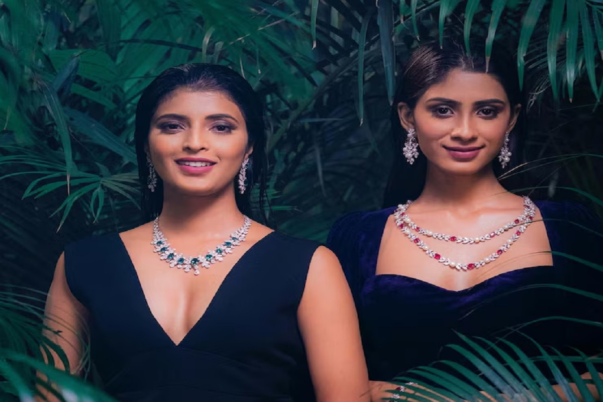 Jewellery Selection Tips: शादी के सीजन में स्टाइल रहे ऑन पॉइंट, जानें रंगों के हिसाब से ज्वेलरी पहनने के टिप्स