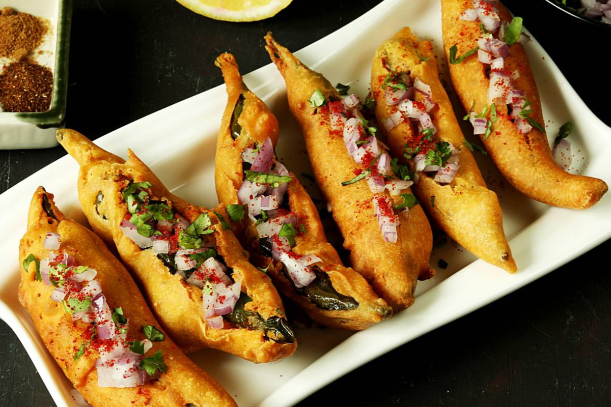 Mirchi Bajji Recipe: तीखा और मसालेदार मिर्ची भजिया, चाय के साथ परफेक्ट स्नैक