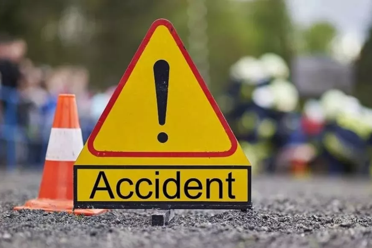Road Accident: बारात से लौट रहे थे लोग, तेज रफ्तार ट्रक से भिड़ी स्कॉर्पियो, 3 की मौत