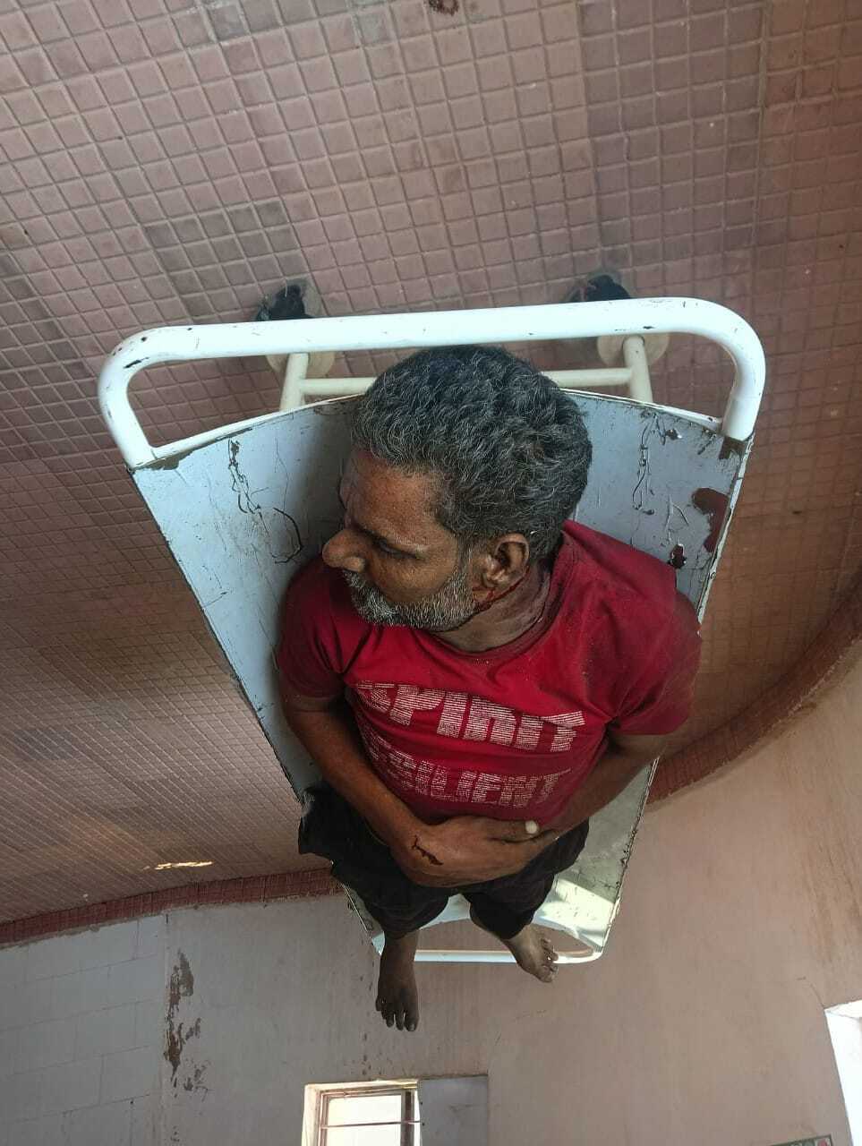रांगालिया पुल के तीखे मोड़ पर ट्रक पलटने से उपचालक की मौत