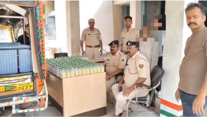 Motihari : नेपाली शराब व ऑटो के साथ एक गिरफ्तार