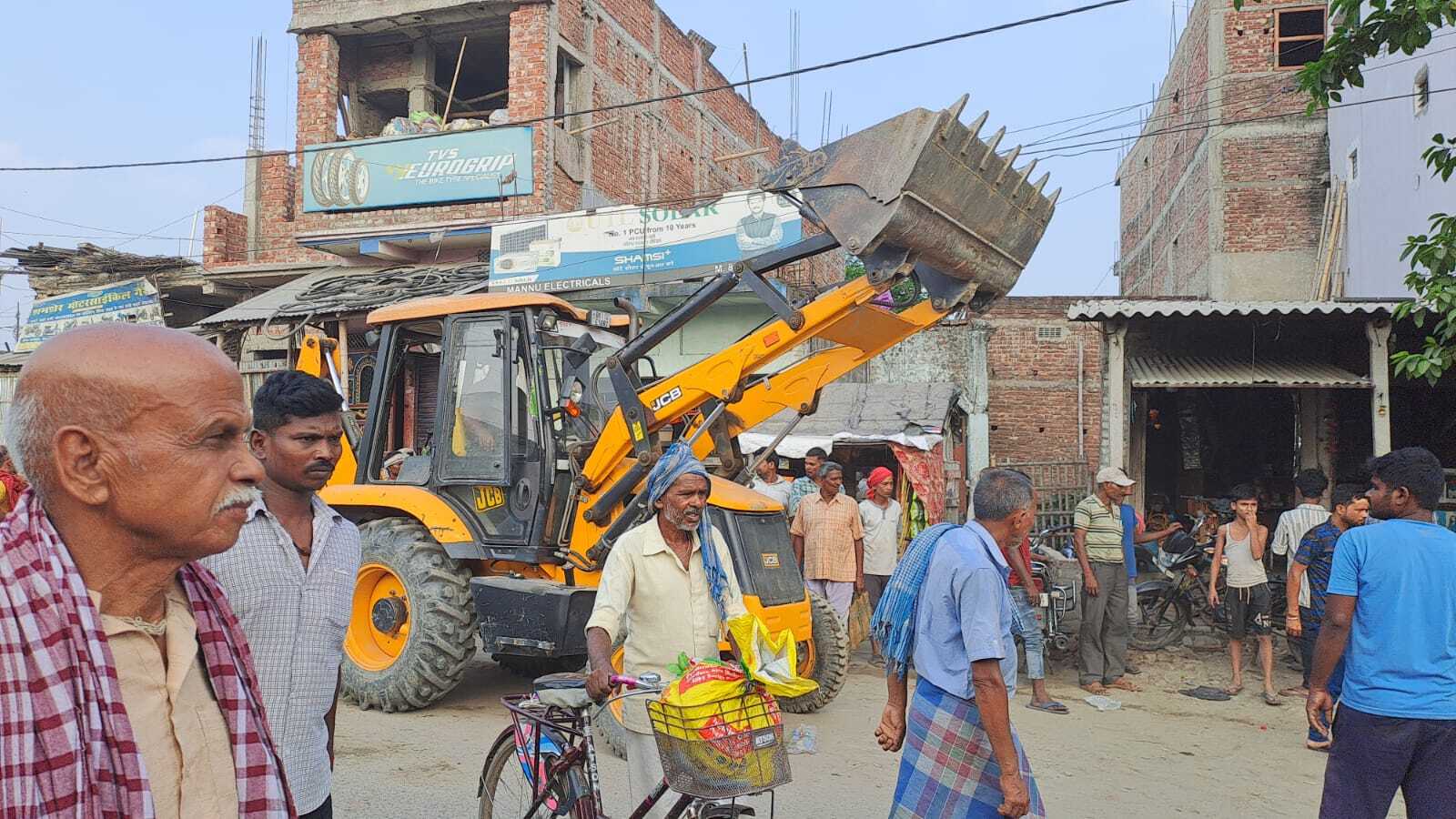 नगर पंचायत क्षेत्र में चला अतिक्रमण हटाओ अभियान