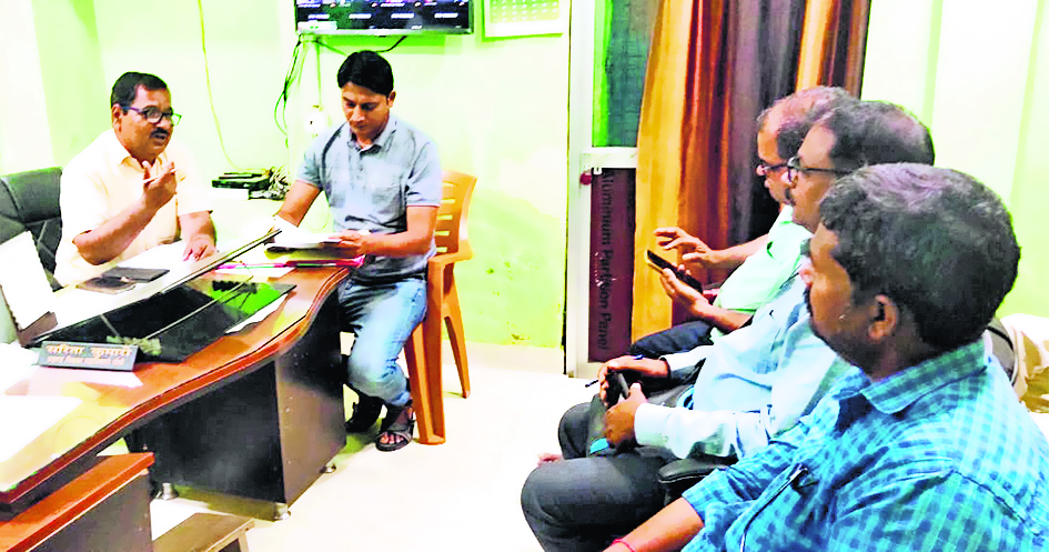 Jehanabad : दिव्यांगता पहचान शिविर को सफल बनाने के लिए हुई बैठक