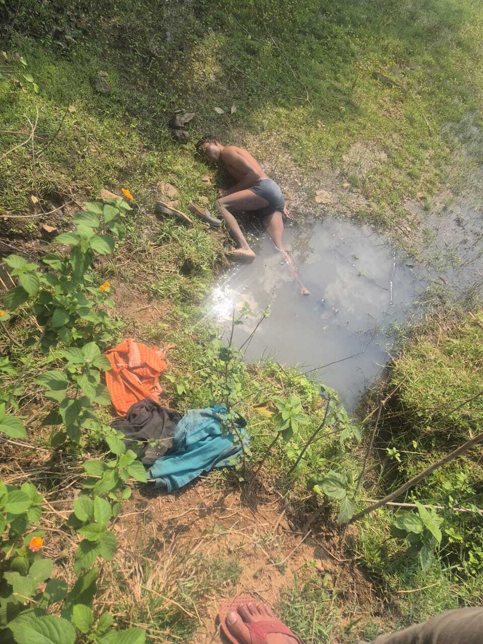 Giridih News: नहाने के दौरान गड्ढे में डूबने से युवक की मौत