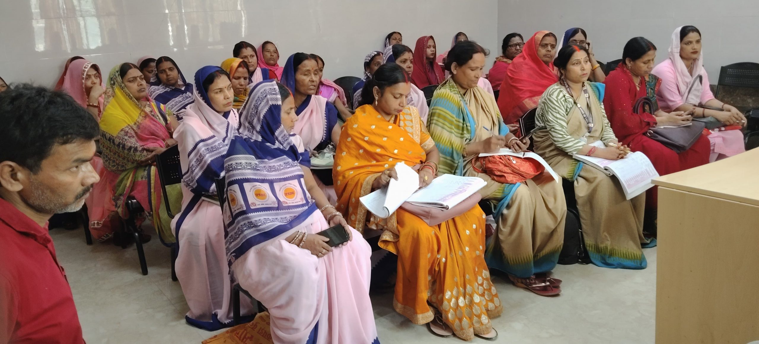 Motihari: आशा कार्यकर्ताओं के साथ हुई समीक्षा बैठक