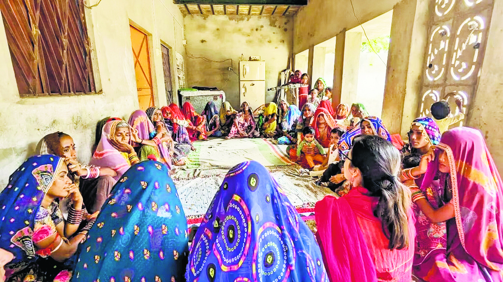 बेटी-बहुओं को घरेलू और बाहरी हिंसा से लड़ना सिखायेंगी दीदियां
